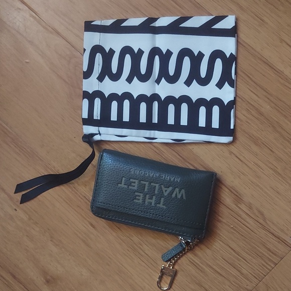 Marc Jacobs Drawstring Cloth Bag - Picture 2 of 2